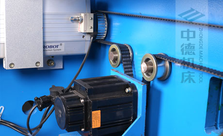 ZDPE.X軸采用伺服電機控制,鋼絲同步帶,控制精度高,定位快,噪音低.jpg ZDPE.X軸采用伺服電機控制,鋼絲同步帶,控制精度高,定位快,噪音低.jpg