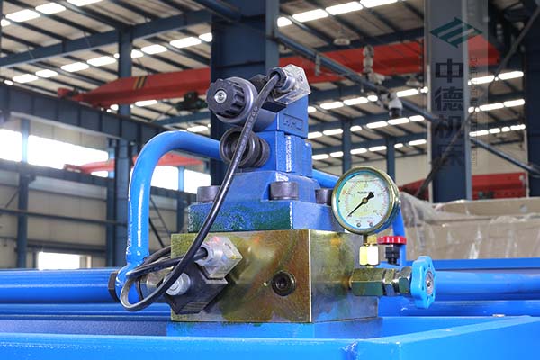 ZDS-1632采用國內高品質液壓閥,不漏油,無故障,能實時顯示油壓,并采用全金屬高壓管連接保證質量.jpg ZDS-1632采用國內高品質液壓閥,不漏油,無故障,能實時顯示油壓,并采用全金屬高壓管連接保證質量.jpg